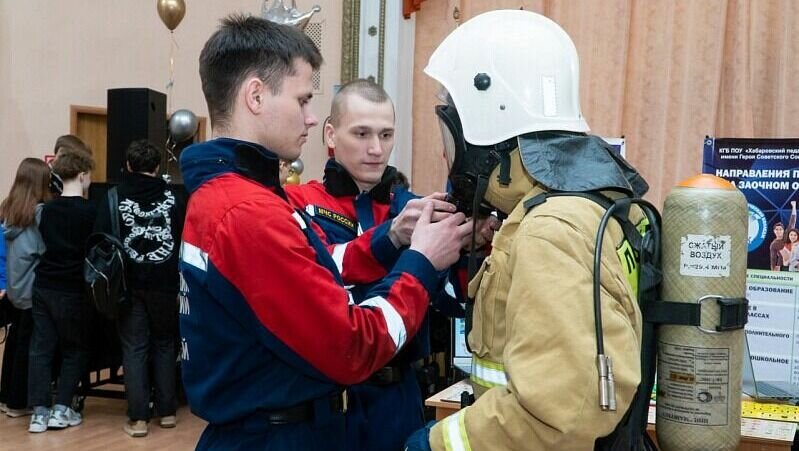     Помимо этого дети варили виртуальные швы и управляли автомобилем.