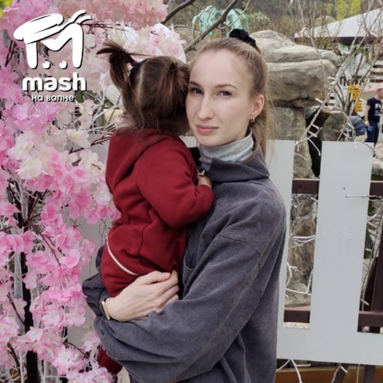 Поля с мамой Юлей. Фото: @mash_na_volne