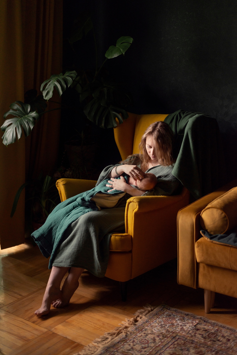 женщина получает удовольствие. видео пора домашняя. парень сверху. поцелуй в постели. кэмерон диас фут-фетиш.