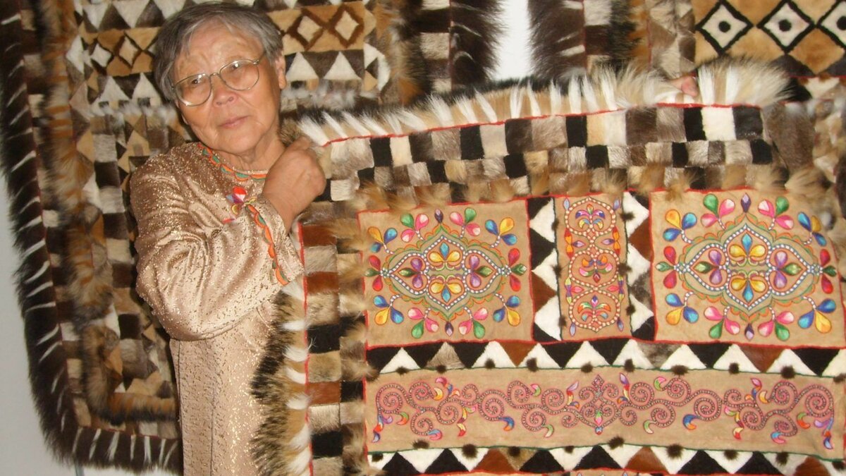     Персональная выставка негидальской мастерицы Дарьи Ивановны Надеиной откроется 5-го мая в «Арт-подвальчике».