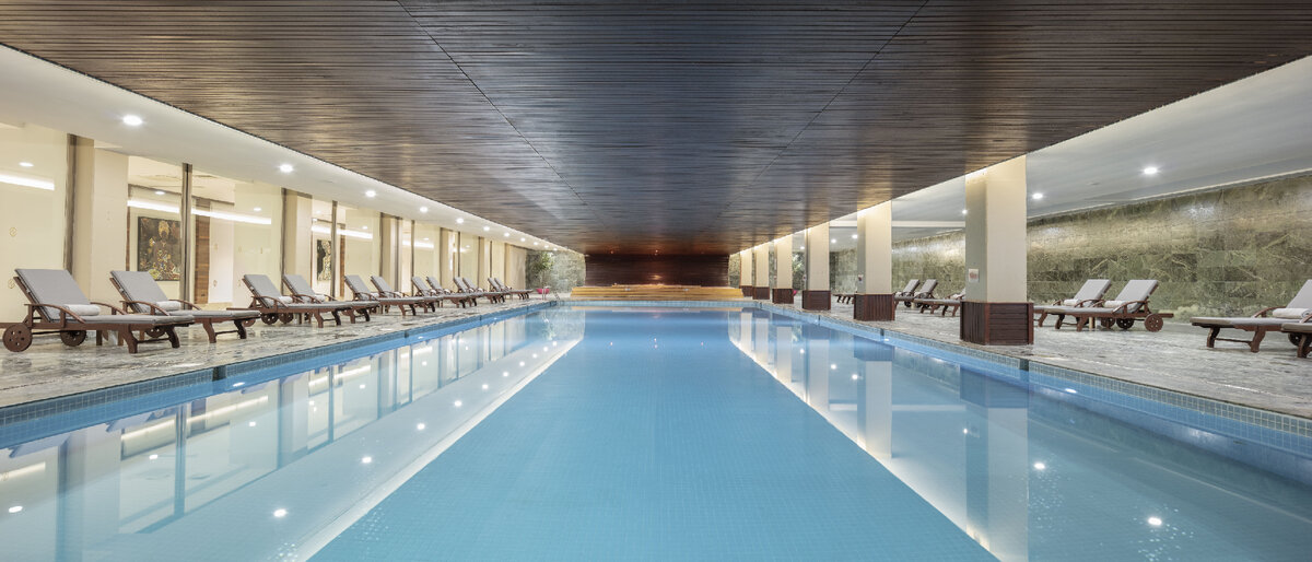 Крытый бассейн. Источник фото:https://pegast.ru/agency/hotels/nirvana-cosmopolitan-1846#/rooms
