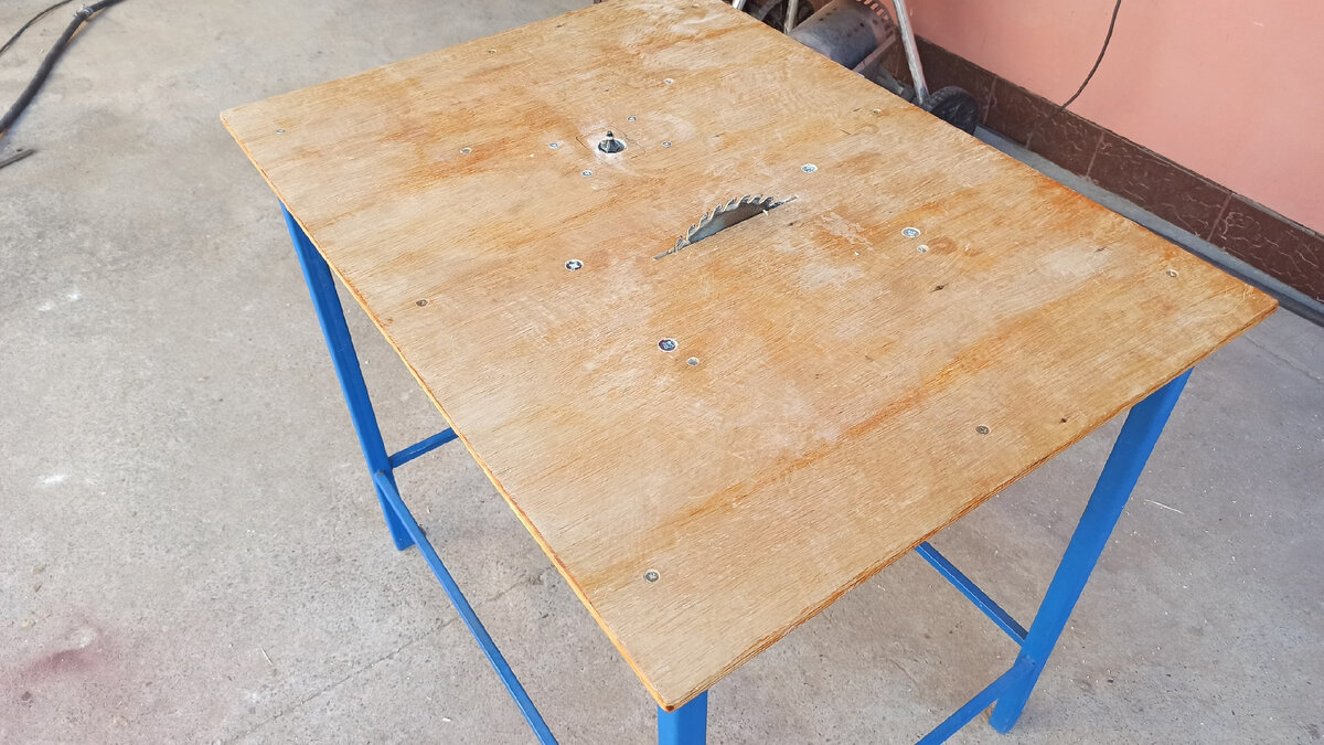 Сделал универсальный фрезеро-распиловочный стол для домашнего бизнеса