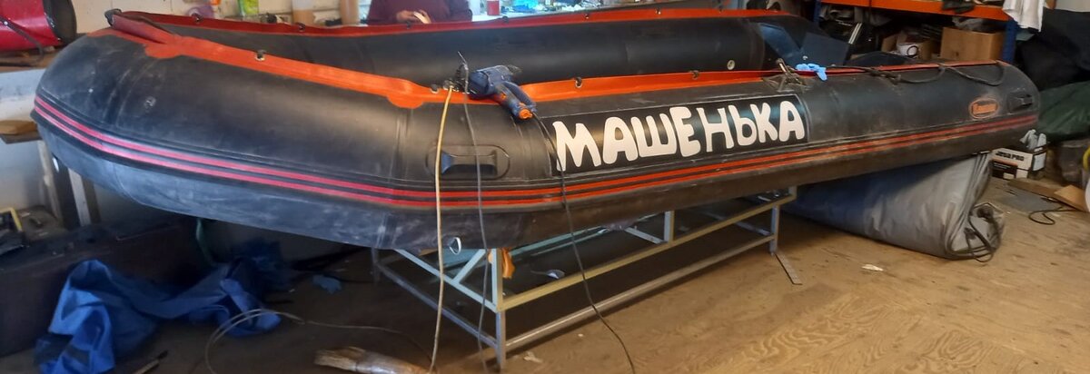 Машенька - наш грузовик. Потащить основной груз похода.