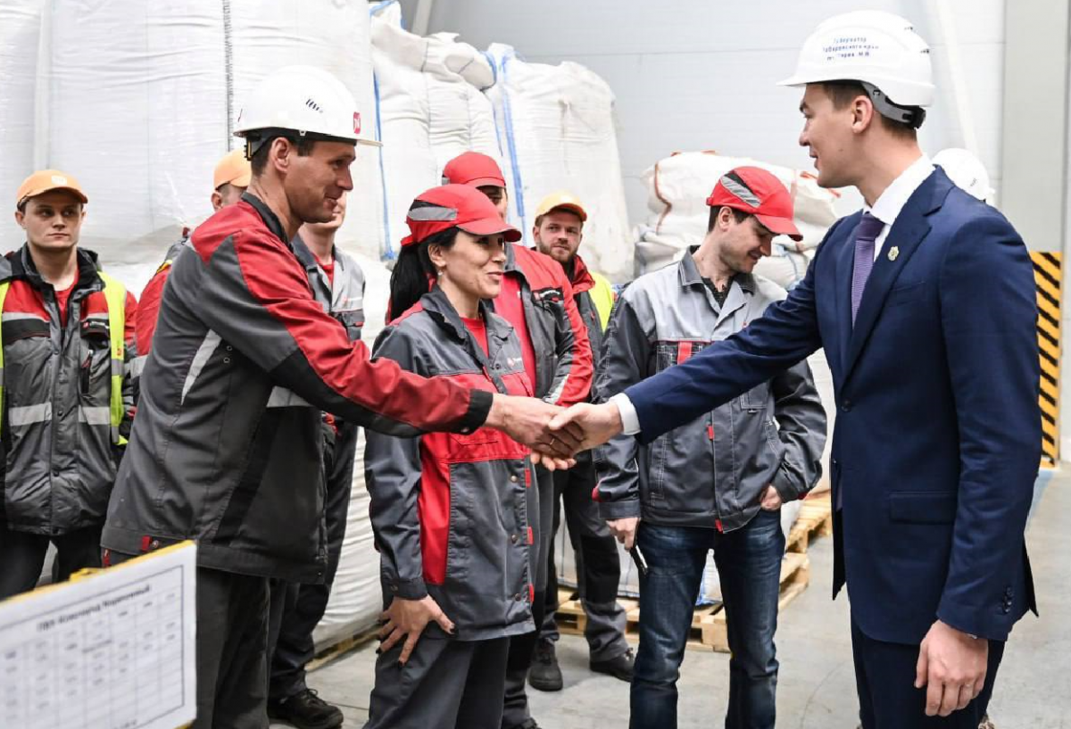    Губернатор Михаил Дегтярёв поздравил жителей Хабаровского края с 1 Мая