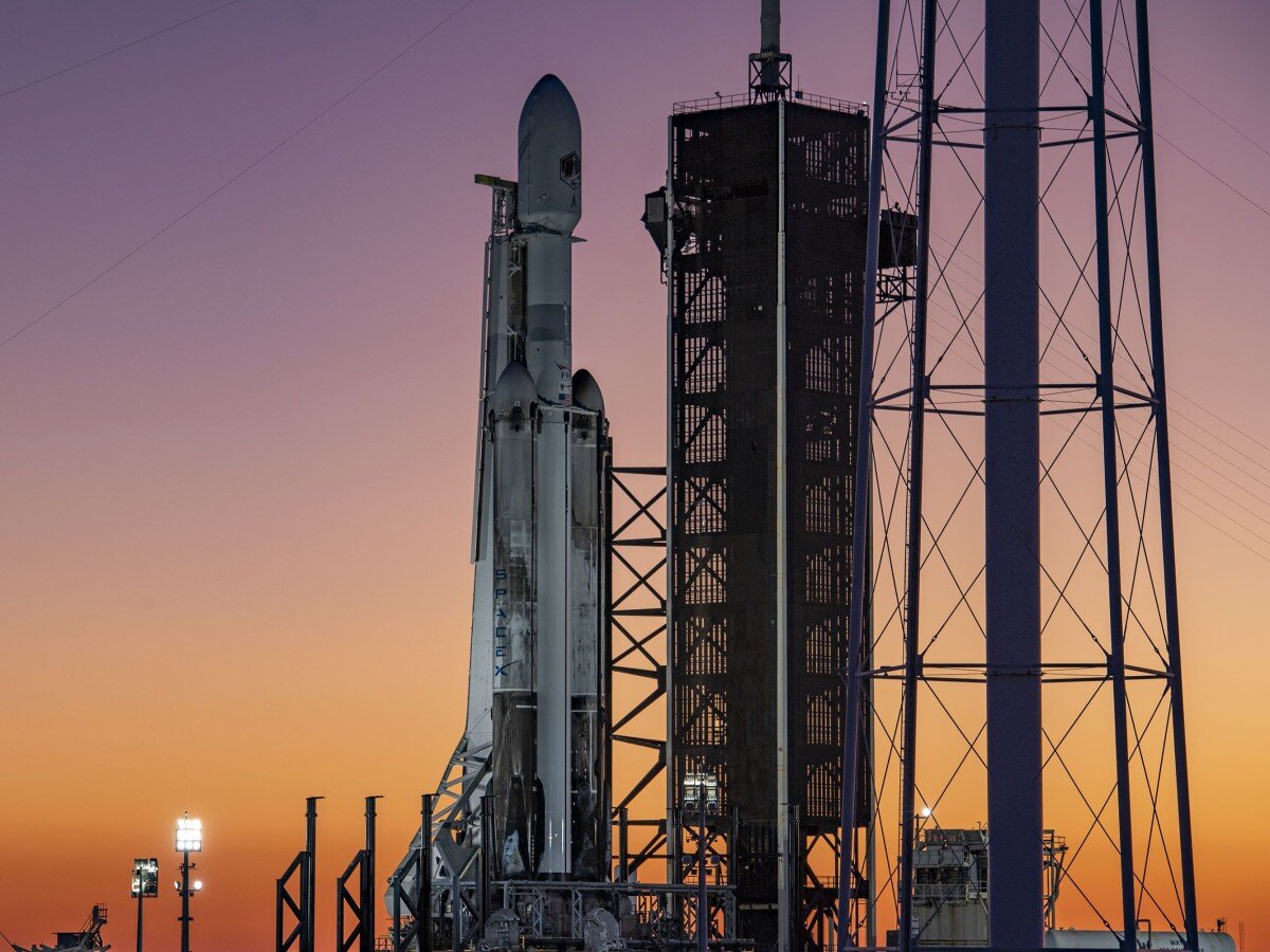    SpaceX показала «горячий» вход в атмосферу многоразовой ракеты [ВИДЕО]