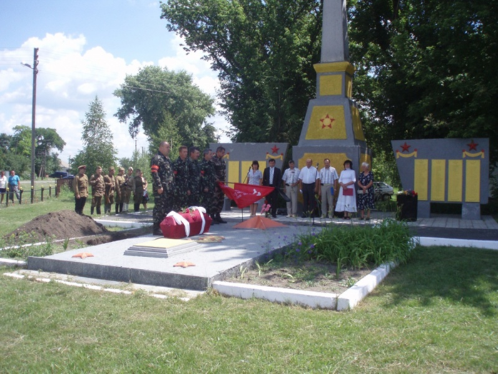 Перезахоронение Неткачева Алексея в пгт Оржица, 22 июня 2011 года