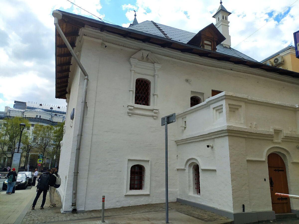 Палаты в Брюсовом переулке (фото автора)