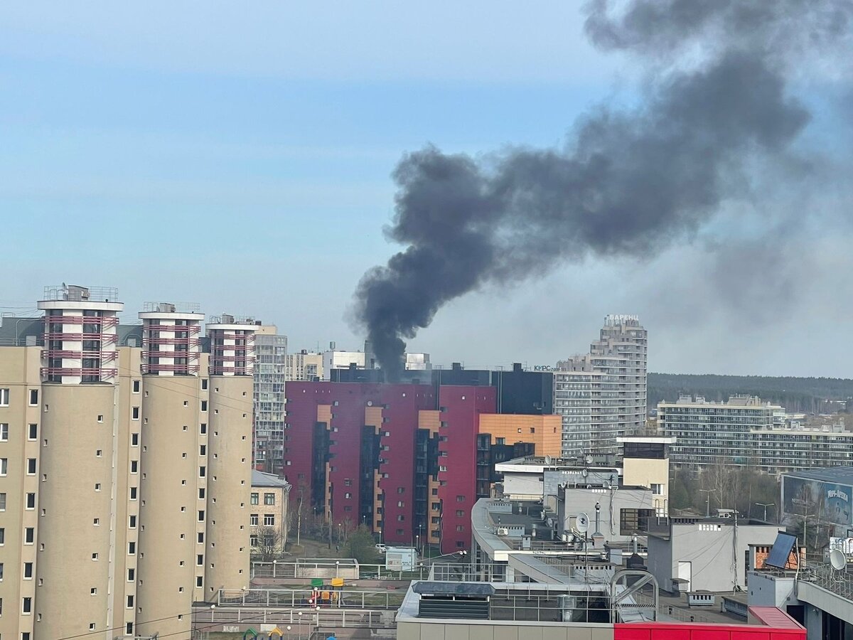 Тело молодого мужчины обнаружено под окнами загоревшейся высотки в  Петрозаводске | Столица на Онего - новости Петрозаводска и Карелии | Дзен