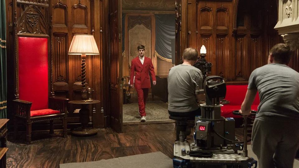 Дата выхода в прокат. Неудержимые 4. Дата выхода в прокат. Афиша на кинотеатр миньоны легко. Марио касас три метра над уровнем неба 1.