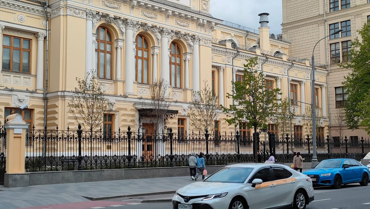 Как сейчас выглядит здание Центробанка (фото моего авторства)
