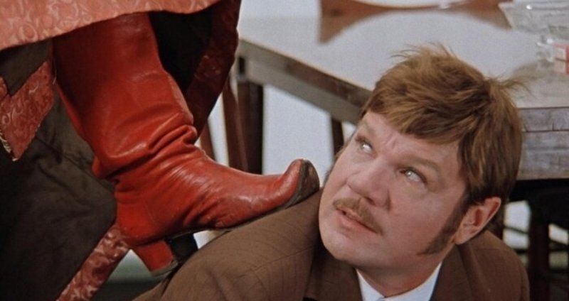 Кадр из фильма "Иван Васильевич меняет профессию"