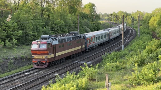 «Состав-коротыш» Электровоз ЧС4Т-326 с пассажирским поездом 109 Новый Уренгой - Москва, перегон Котельнич-I - Котельнич-II