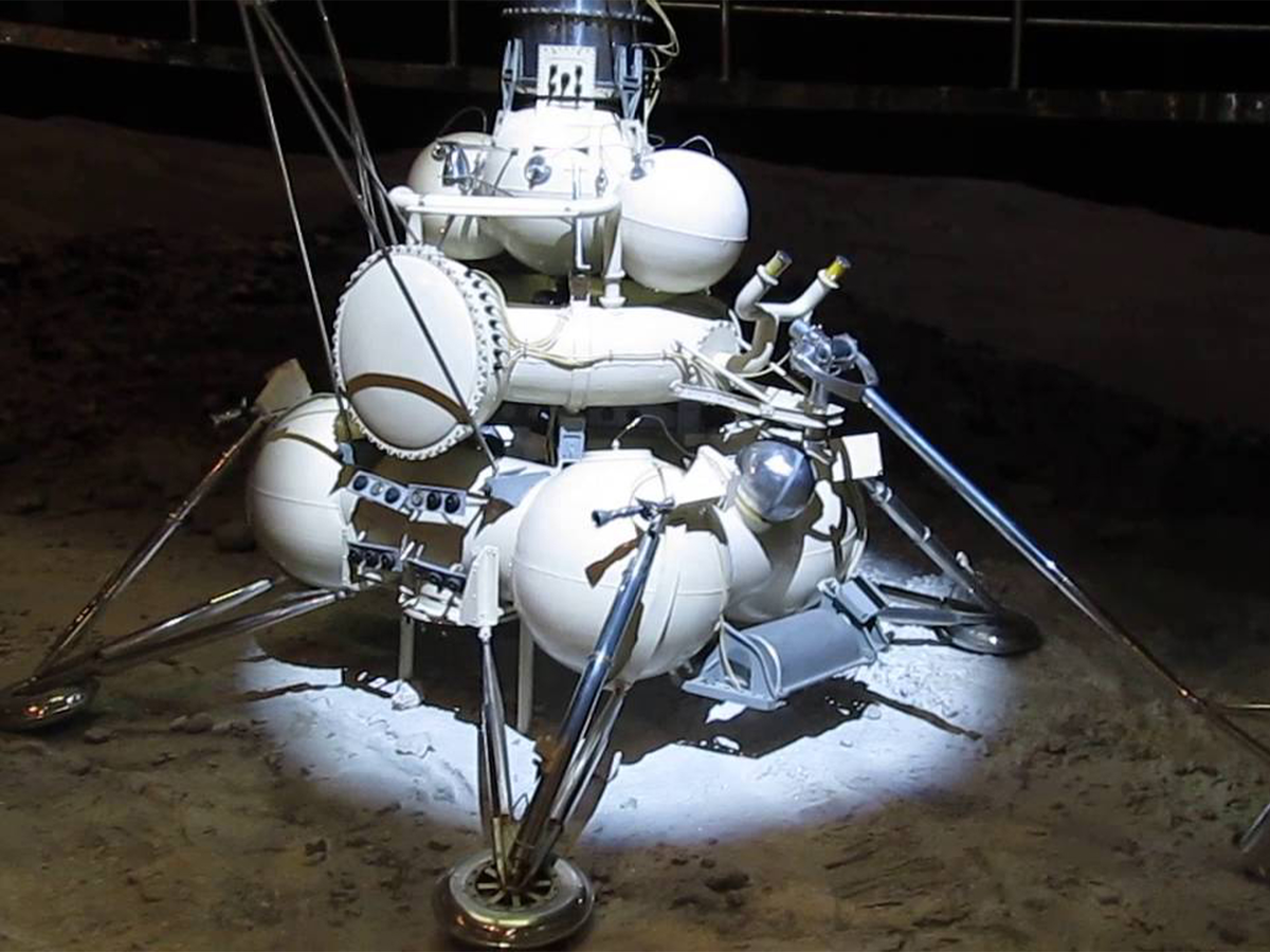 Советские аппараты луна. Луна-17 автоматическая межпланетная станция. Первый Планетоход «Луноход-1». Луна 17 и Луноход 1. Луноход 1 СССР.