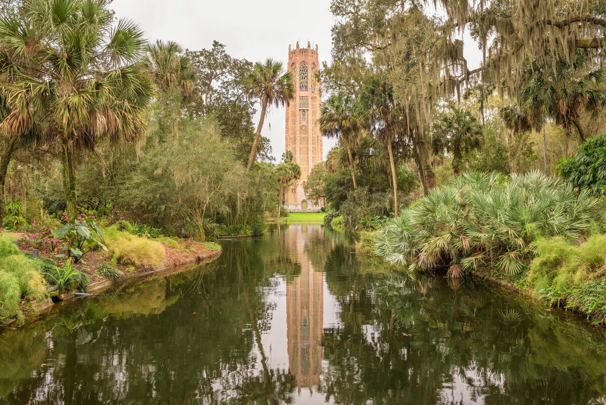 Достопримечательность города Лейк-Уэльс, сад Bok Tower 