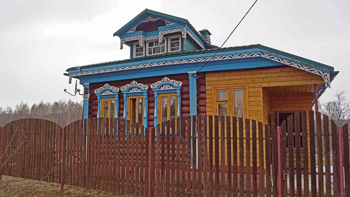 Моё первое фото дома. Таким я впервые его увидела.