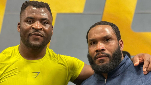    Франсис Нганну и Тони Джонсон. Соцсети