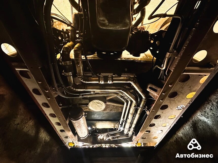 55-летний ГАЗ-51 превратили в суровый шоу-кар: американский мотор и ...