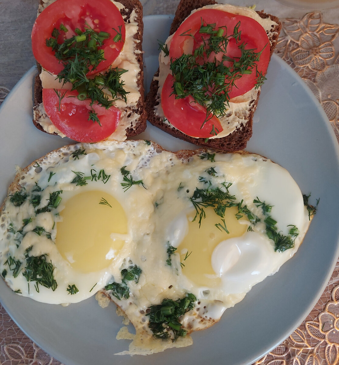 Помидорки стали намного вкуснее чем зимой.