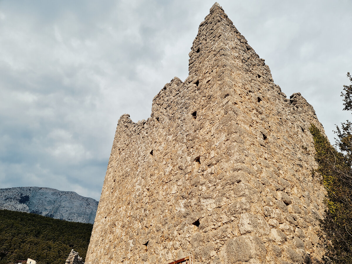 Замок Гедельме 2021