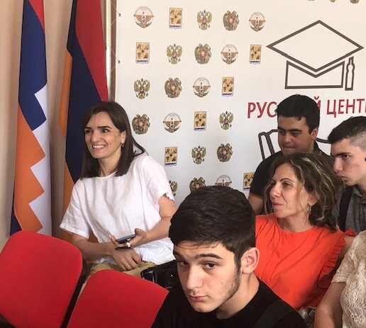 В Русском центре г. Степанакерта состоялась встреча с писателем Ашотом Бегларяном. Фоторяд