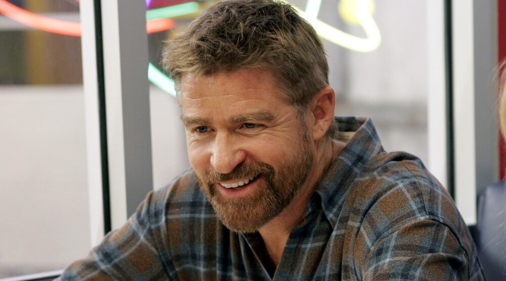     Трит Уильямс, кадр из сериала «Любовь вдовца» (2002-2006)