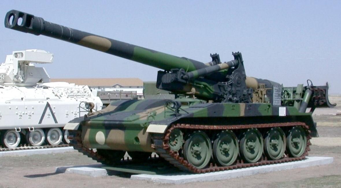 M110 сау. 203-Мм самоходная гаубица m110. M110 Howitzer. САУ m110a2. M110 203mm self-Propelled Howitzer.