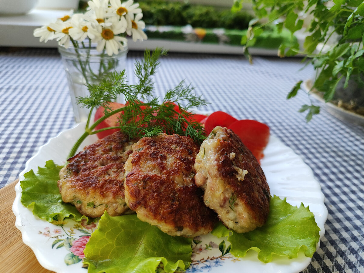 Котлеты из свино-говяжьего фарша и сырого картофеля | Готовим вкусно дома/  Кулинария/ Рецепты | Дзен