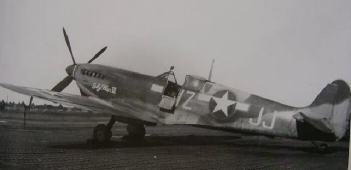 Хотя символами американских ВВС во Второй мировой войне считают "Мустанги", "Тандерболты" и "Лайтинги", первые истребительные эскадрильи США в Европе летали на британских "Спитфайрах".