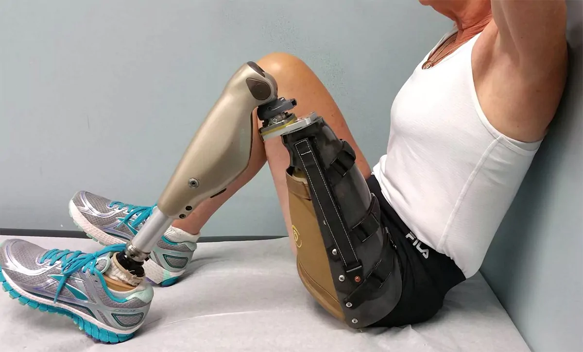 бионические протезы конечностей. бионический протез ноги. можно не носить протезы. можно не носить протезы. Open bionics протезы.