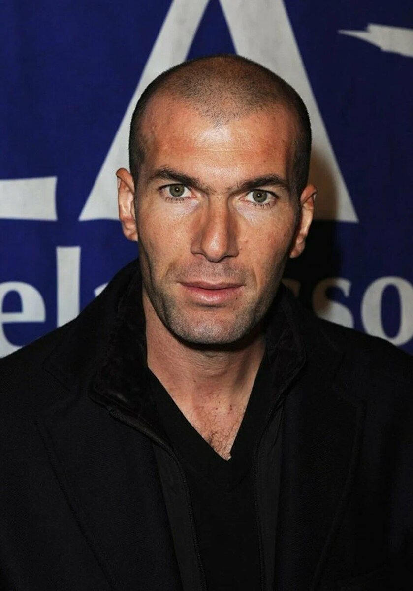 зинедин зидан биография. зинедин зидан зинедин. зинедин зидан в реале. зинедин зидан биография. зинедин язид зидан.