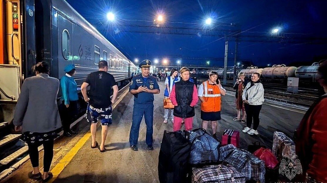     1880 вынужденных переселенцев из Луганска и Донецка прибыли в Тюменскую область в 2022 году. 633 из них в тюменском регионе жить не остались.