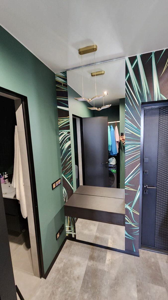 Зеркало в прихожей