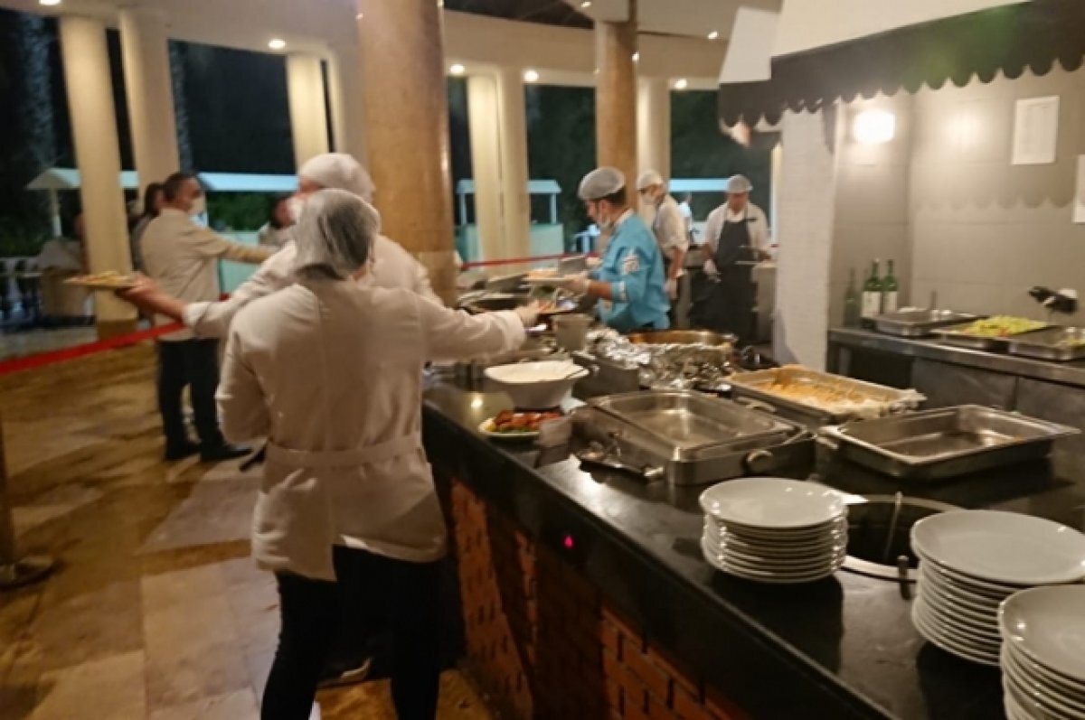    Посетительнице ресторана в Салехарде подали котлету с бумагой
