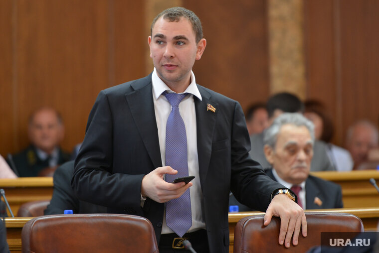    Депутату одобрили застройку земельных участков с отклонением от предельных параметров