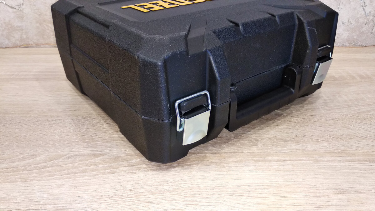 Шуруповерт дома – это почти аксиома. Он давно стал одним из обязательных инструментов, которые нужно держать дома просто так, чтобы были.-3-2