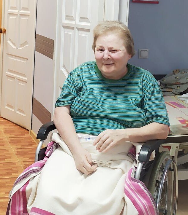 Поздравили Анну Ивановну с Днём Рождения - 65 лет! 
Анна Ивановна - очень улыбчивый, позитивный человечек. Она попала в Обитель после правостороннего инсульта. Ее состояние усугубляется сахарным диабетом 2-го типа с инсулинозависимостью. В питание введены ограничения по употреблению сладостей, хотя сама Анна Ивановна очень любит съесть что-нибудь вкусненькое. Так что сестрам приходится бдительно следить за ней)))

Для питания Анны Ивановны необходима высокобелковая и высококалорийная смесь, такая, например, как «Нутридринк Компакт Протеин». Это жидкая, готовая к употреблению смесь, предназначенная для взрослых пациентов с онкологией, с сопутствующим диабетом 2-ого типа, в послеоперационный период и период реабилитации.

Пример: https://farmlend.ru/ekaterinburg/product/293294.

Просим оказать финансовую помощь в приобретении смеси или заказать ее с доставкой для Обители по адресу г. Екатеринбург, ул. Ереванская 65, контакты для службы доставки: +79041671044 (Анна Анатольевна).

Пожертвовать https://sv-elisaveta.ru/index.php?pid=donations.html

Благодарим Вас за попечение о нуждах нашей Обители!