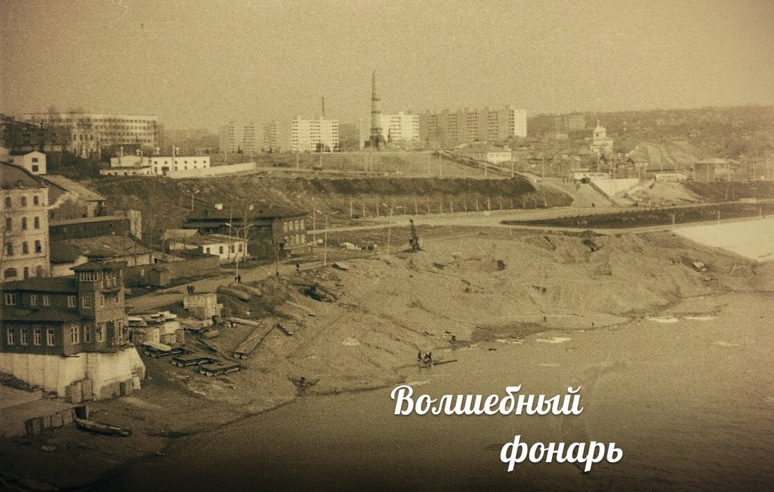 Апрель 1975 (на перфорации плёнки стоит дата выпуска - 07.1974). Уже есть мкр-н "Дружба", разбит сквер 400-летия Уфы. А крупорушка и спасательная станция еще целы, и даже берег ещё не обустроен.