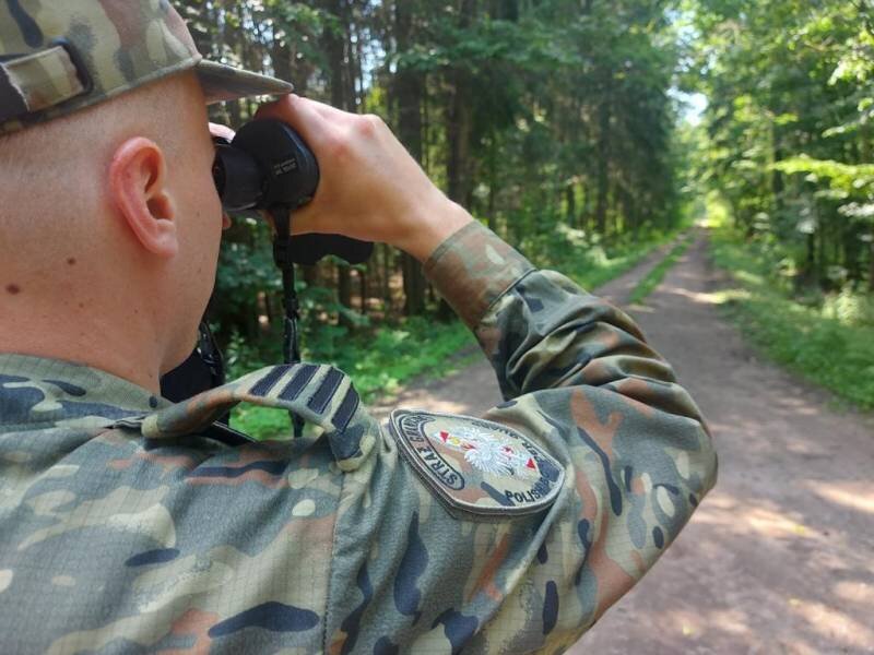 Польская связь. Польский патрульный. Белорусско-польская граница Мем.