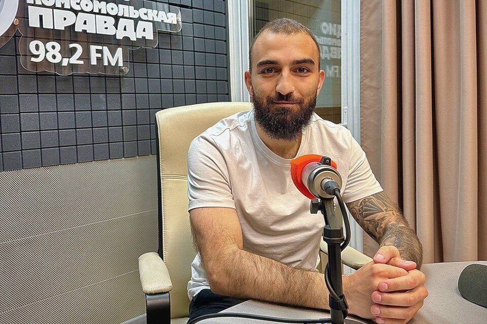    Давид – воспитанник «Крыльев Советов», он поиграл на профессиональном уровне, но рано закончил карьеру из-за травмы. Михаил ГОРЮНОВ