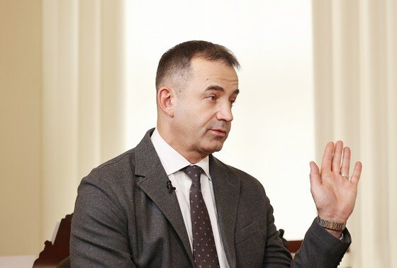    Народный артист России Дмитрий Певцов
