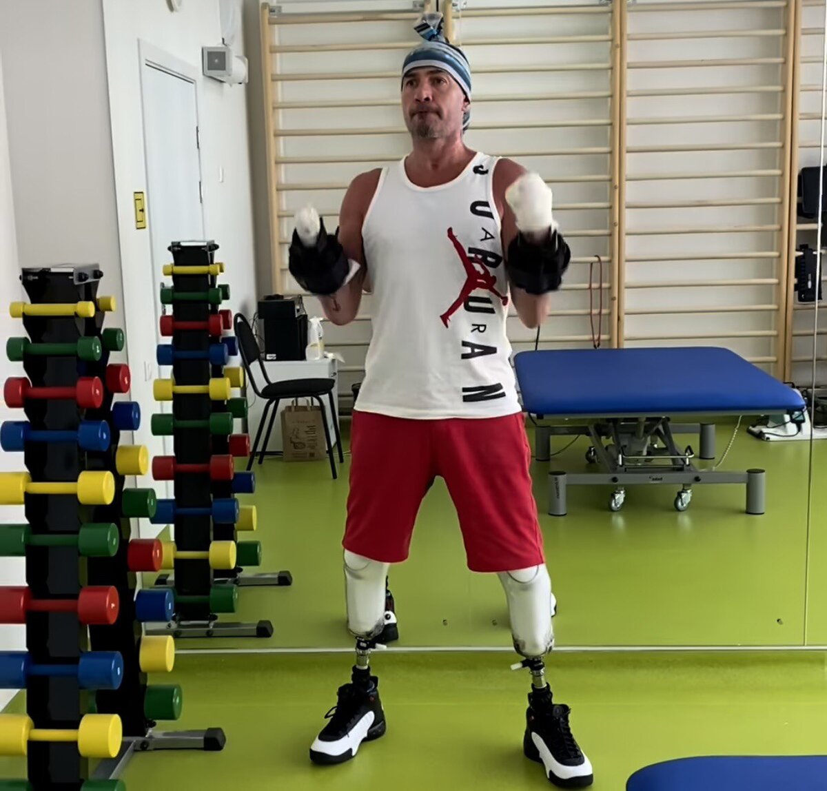 Роману костомарову ампутировали руки. Спортивный протез. Роману костомарову ампутировали руки. Протез ноги. Заболевания известных людей.