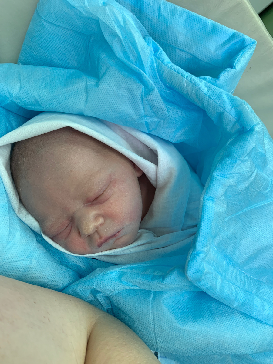Фото сделано через час, после рождения