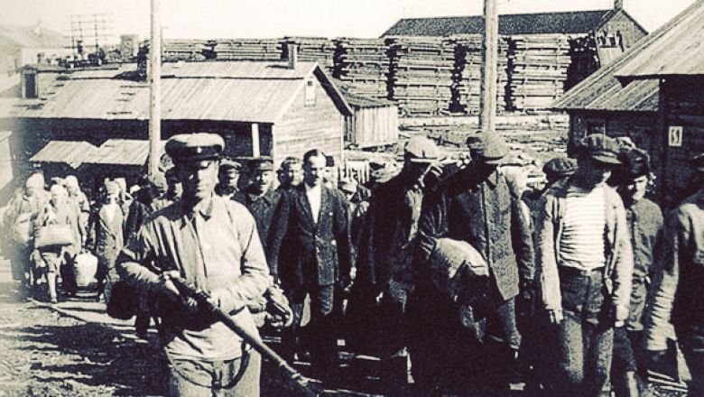 Заключенные ГУЛАГа/ © versia.ru