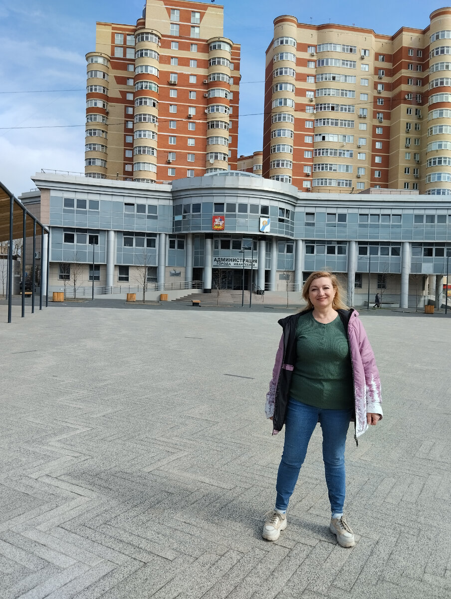 Сегодня я фотографировалась специально для вас с радостью в душе. Будьте счастливы 