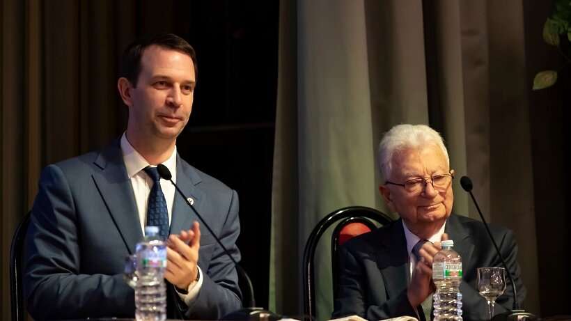    Торжественный семинар, посвященный 90-летию со дня рождения академика РАН Юрия Цолаковича Оганесяна ©Страница главы г.о. Дубна Сергея Куликова во «ВКонтакте»