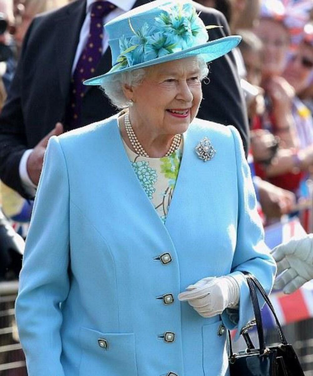 Елизавета в голубом.