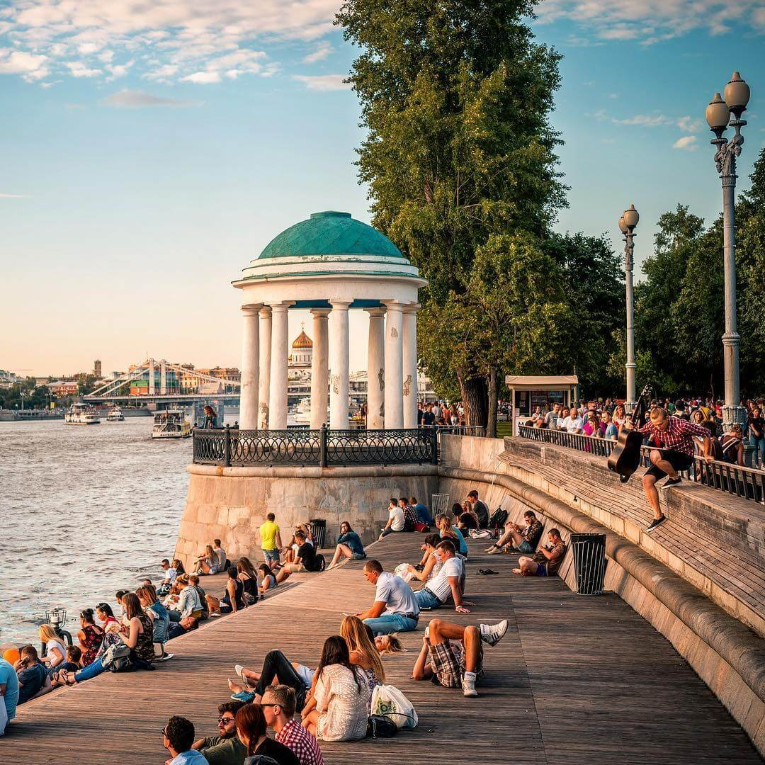 Места там. Парк Горького Москва. Москва парк культуры имени Горького. ЦПКИО Горького Москва. Парк парк культуры Москва.