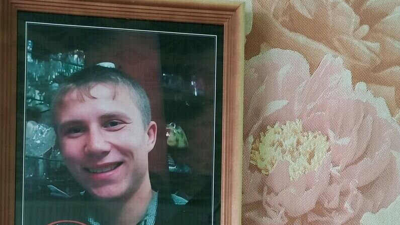     В Мотыгино простились с 28-летним Сергеем Поповым — он был членом ЧВК «Вагнер» и погиб в Бахмуте 12 марта.