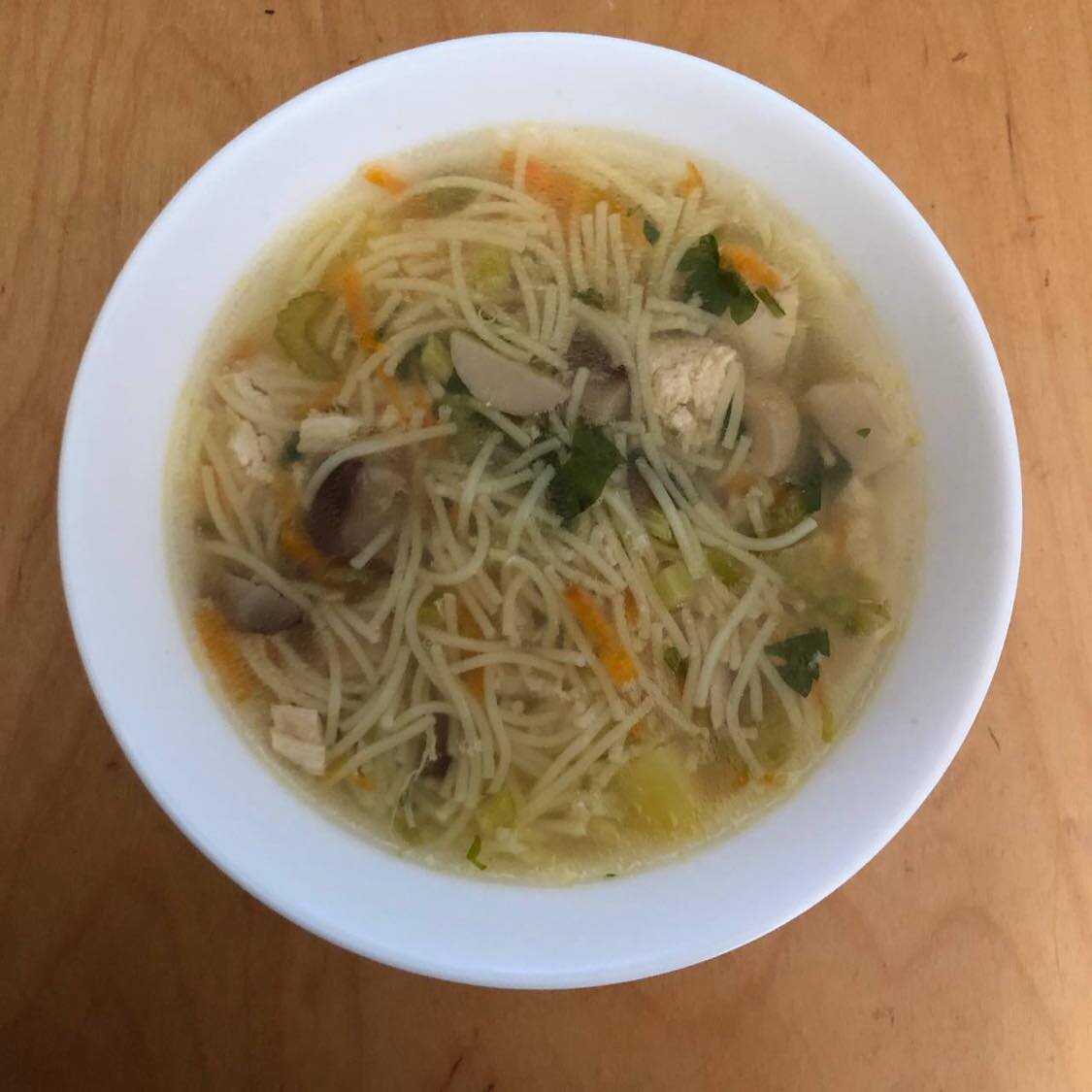 2. Куриный суп с картошкой и чесноком