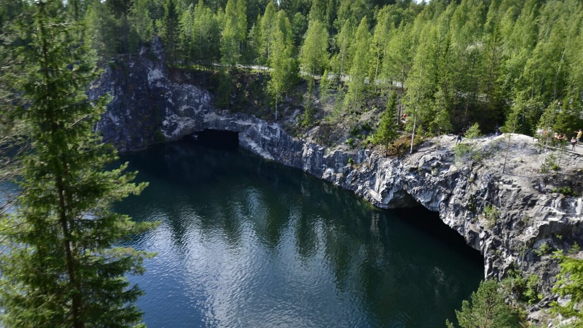     В прошлом году Карелию посетило более миллиона туристов. Ожидается, что в этом году республика не станет менее популярной для путешественников. Сезон вот-вот начнется, поэтому рассказываем, сколько стоит посещение интересных мест республики.